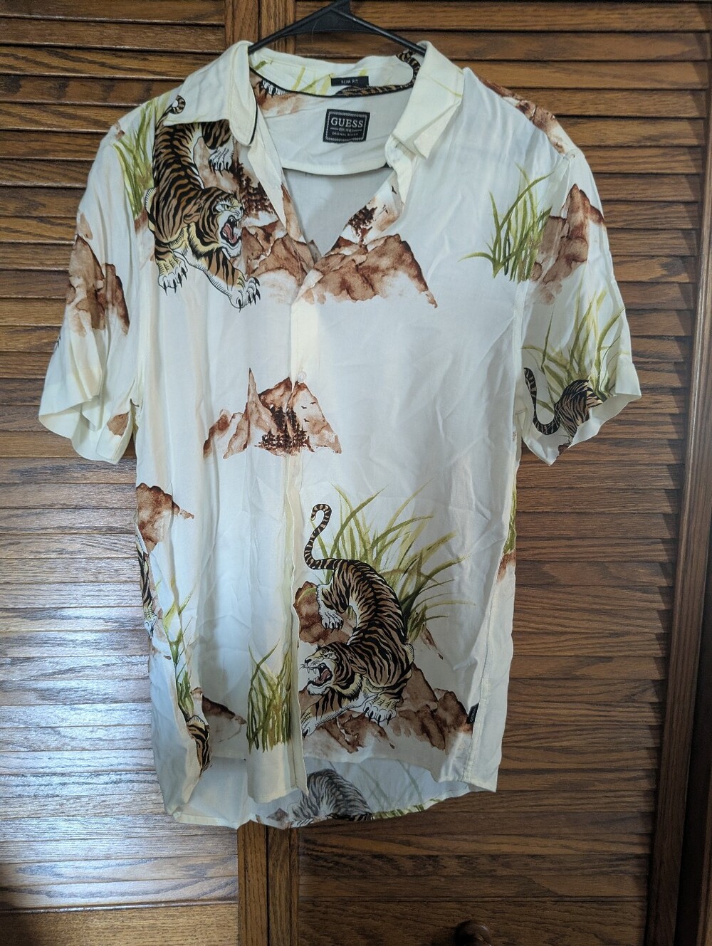 Guess NWOT Mens‎ Button Down Shirt Tiger Print Size Small